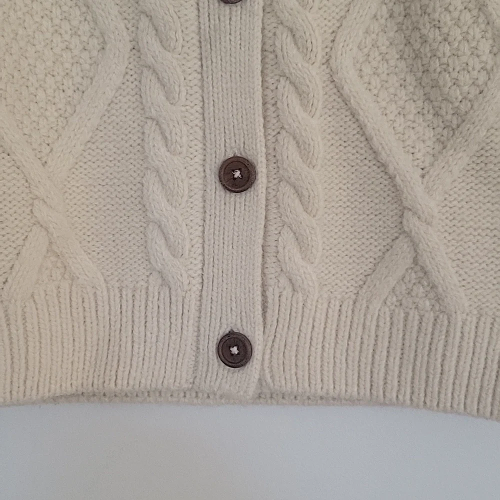 Artisan Knitwear Chunky Knit Sweater - Picture 5 of 6